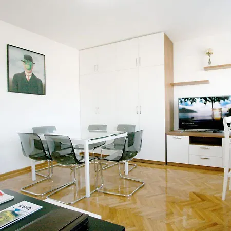 Apartment Magritte Business Grade Comfortable Apartment. Belgrade